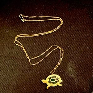 12K gold filled turtle pendant & 18” 12K gold filled necklace.Vintage Tru Kay.